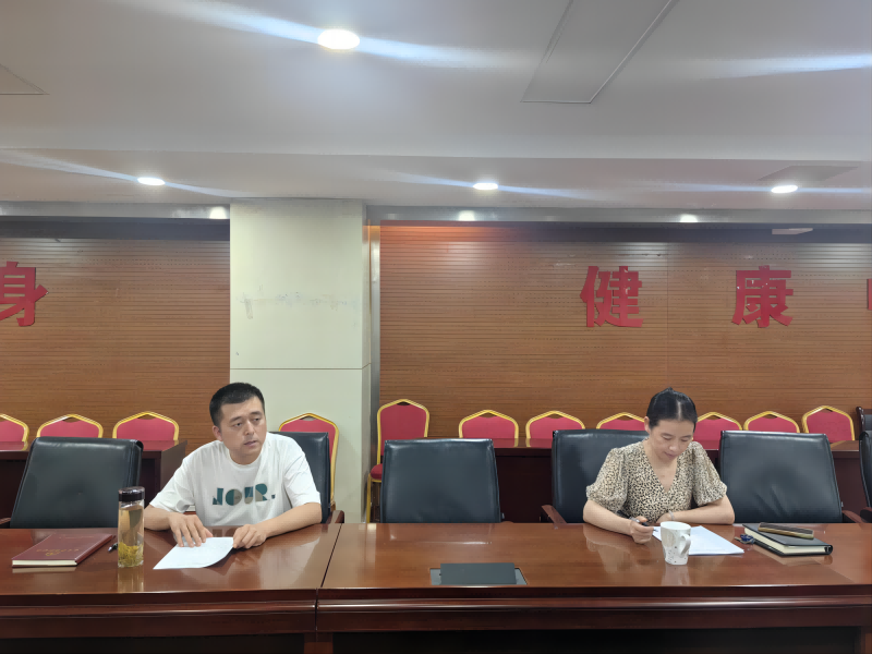 市b体育公司开展庆“八一”慰问座谈会